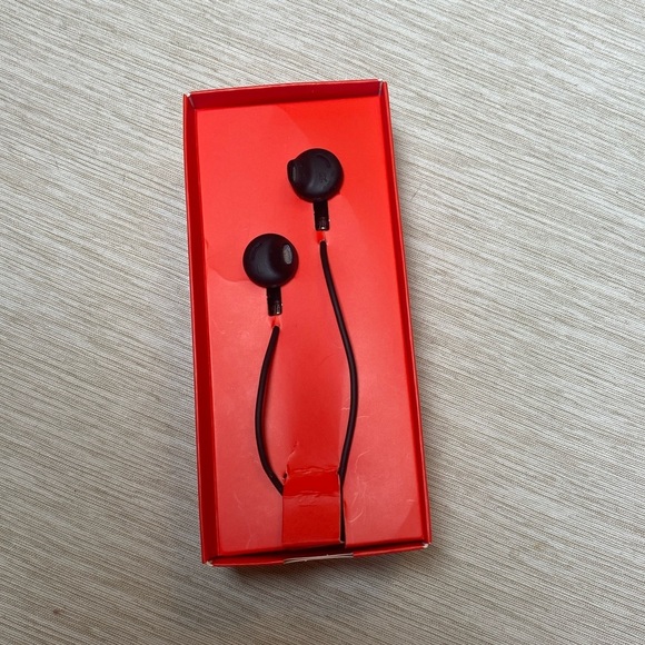 Peloton x Urbanears Sumpan Earbuds (New in Open Box) Headphones - Picture 5 of 5
